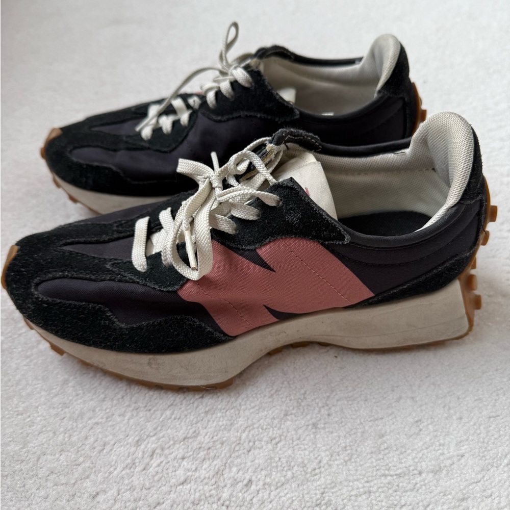 New Balance 327 Women’s Sneakers Black Suede With Pink N Size 7.5